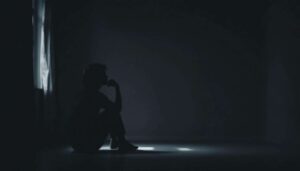 Capire le mie emozioni mi stanca”: la psicologia spiega perché la consapevolezza pesa